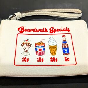 NWT COACH Retro Boardwalk Print Cream Wristlet.